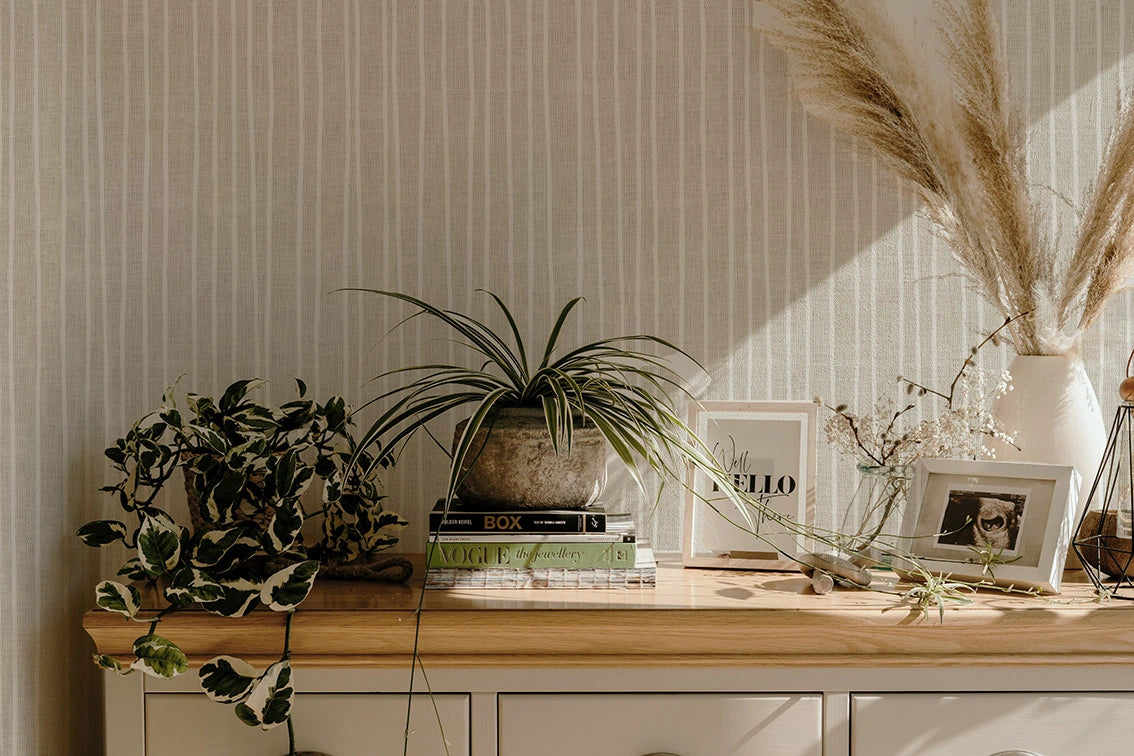Papel Mural Lineas Beige Claro.